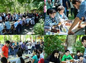 Ուժեղագույն շախմատիստներն այգում խաղացել են երեխաների հետ