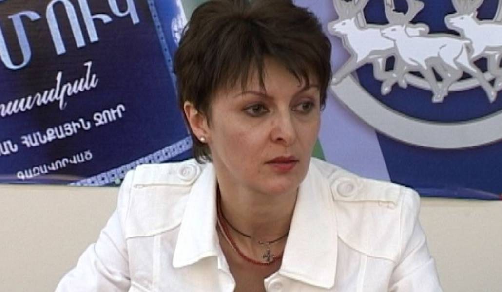 6e64b4ea4dc20545fdfe2caaac6c5bf8