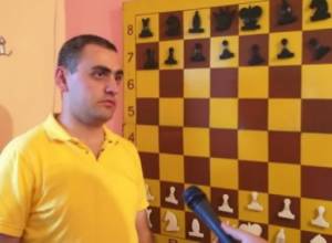 Իշխանավորների թոռներին  2 նշանակած ուսուցչի շախմատի դպրոցը փակվեց