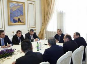 В правительстве обсуждалась ситуация на рынке жидкого топлива