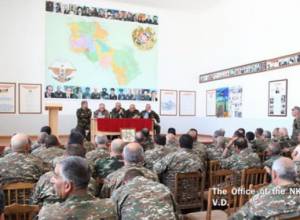 Bako Sahakyan and Manvel Grigoryan visit borderline