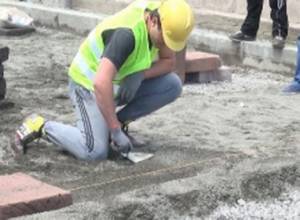 Улицы в Гюмри покрывают камнем