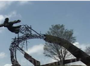 Медные памятники подверглись вандализму