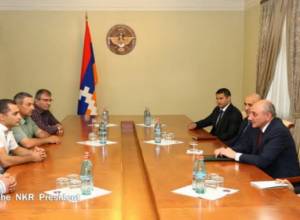 Arstsakh President receives prominent boxer Vakhtang Darchinyan