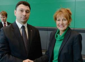 Sharmazanov has telephone conversation with Vice President of Bundestag