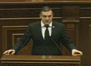 Уриханян потребовал разъяснений от Галуста Саакяна