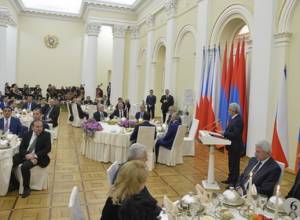 Официальный обед на Баграмяна 26 – произносились тосты