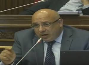 "Очень мало учреждений, которые формируют зарплату"