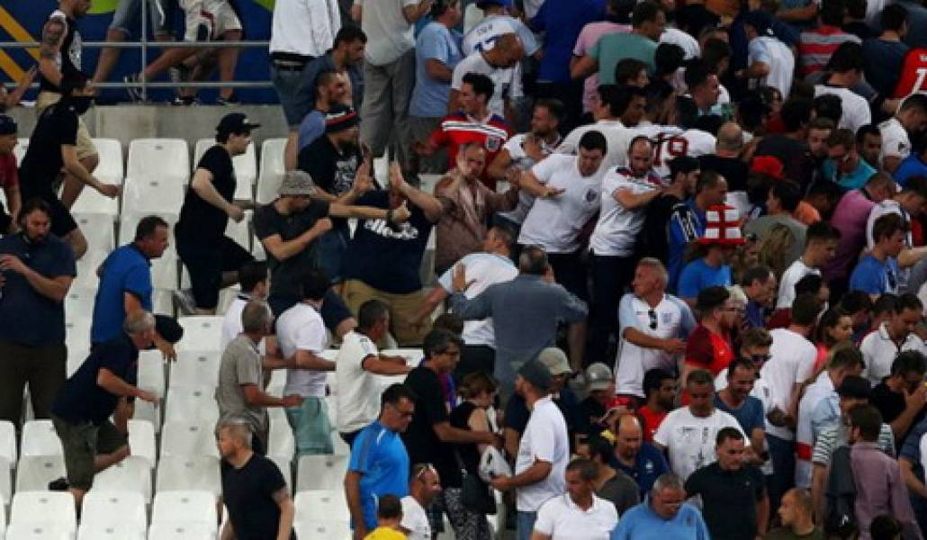 160614111742_russia_england_fans_640x360_getty_nocredit