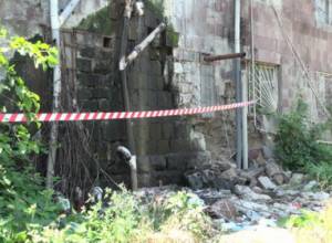 Дом 10 по ул. Арцаха в любой момент может разрушиться