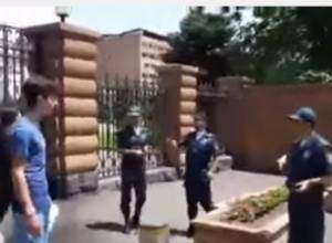 Ինչպես ջրեցին Բաղրամյան 26-ի ոստիկաններին