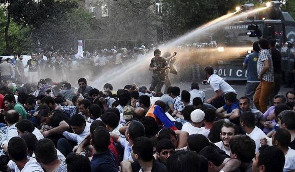 1437112489_1436128457_erevan-prokuratura