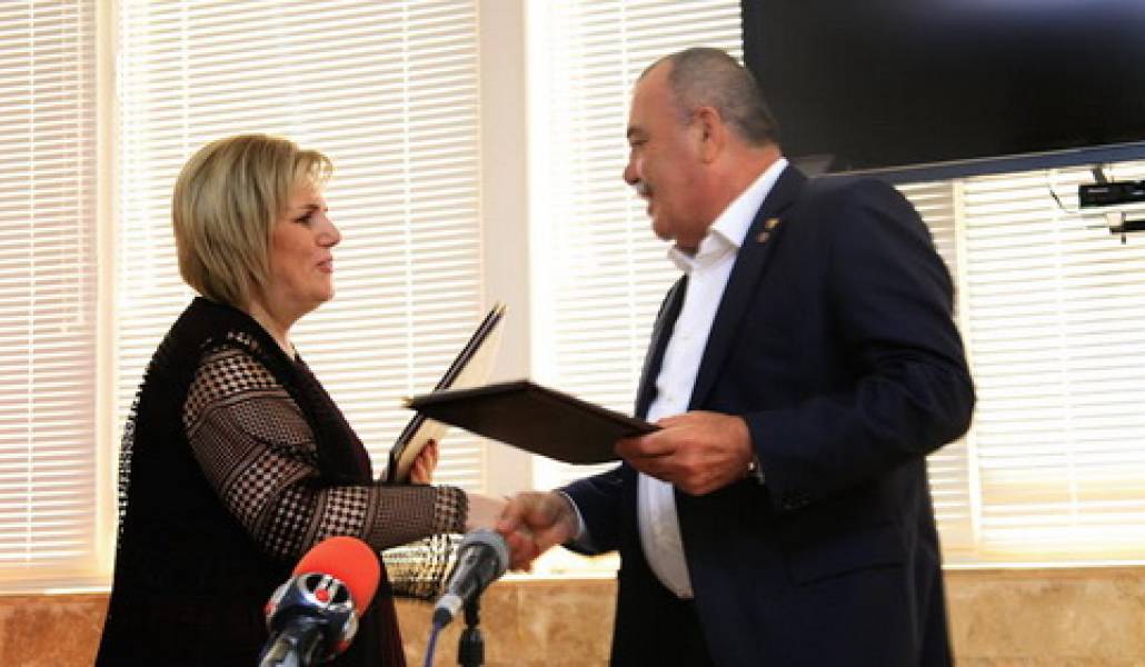 7c40b4c8-a6cb-40b5-ab39-efcee242a6a9