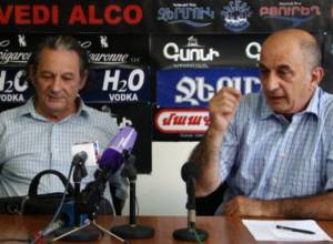 «Выпьешь пару рюмок – начинаешь думать о царстве»: аналитик Адибекян