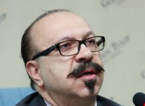 Masked men break into Karo Yeghnukyan's apartment, arrest Yeghnukyan