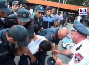 “Различить действия против властей от действий против против государственности”