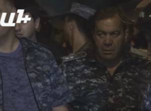 Замначальника полиции РА оскорбляет больного парня, которого подвергают приводу