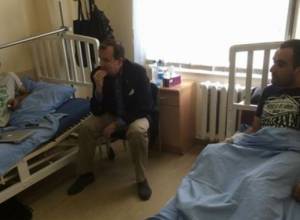 U.S. Ambassador visits hospital