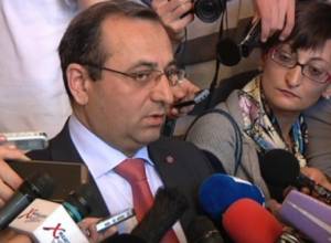 Artsvik Minasyan: “What is the ground not to hold the portfolios?”