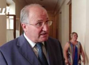 People seat in their places and do not want to make their own decisions - Samvel Nikoyan