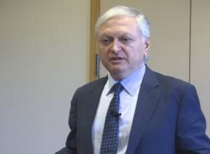 Edward Nalbandian delivers lecture at Stanford University