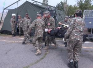 Проведены военные учения по сценарию миротворческих действий