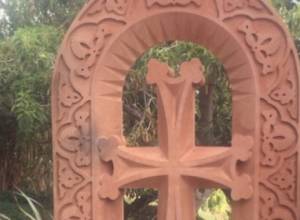 Хачкар в испанском городе Беналмадена