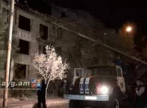 Молодой человек в Гюмри попытался выброситься с крыши дома