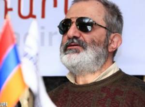 SIS froze Alek Yenigomshyan's bank account - Founding Parliament