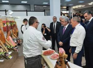 Serzh Sargsyan attends opening of Armprodexpo specialized exhibition