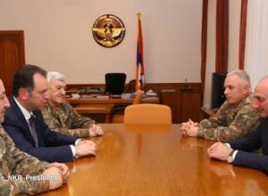 Artsakh Preisdent recieves officials from Armenia