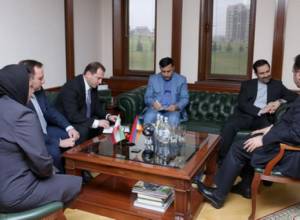 Министр обороны РА принял посла Ирана