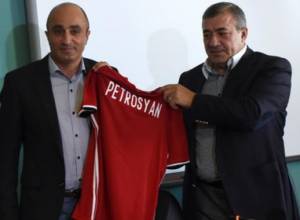 Ռուբեն Հայրապետյանը բացում է փակագծերը