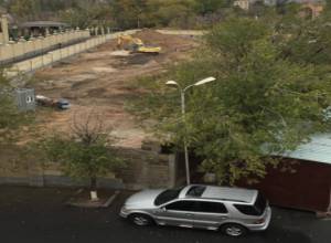 В лесу парка “Победа” продолжается варварство