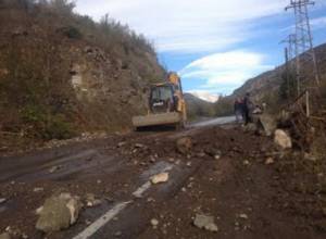 От аварии обвалилась дорога