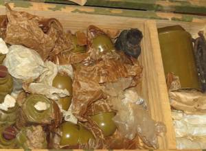 Бикфордов шнур, граната, взрывчатка: граждане сдают оружие и боеприпасы