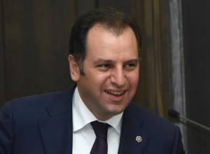 Виген Саргсян  - представитель парламента  в НС