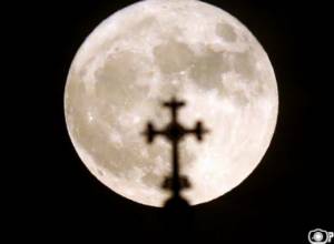 «Суперлуна» на ереванском небе