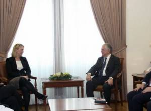 Armenian FM receives U.S. official