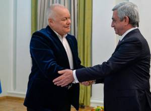 Саргсян хочет взять трубку и позвонить Алиеву