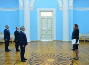 Ambassador of Estonia presents credentials to Serzh Sargsyan