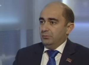 «Политический процесс – на деньгах, административных ресурсах»