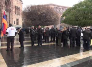 Требуем отставки председателя объединения глухих