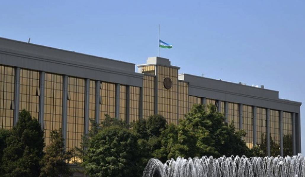 uzbekistan-half-mast_flag_tashkent-gazeta.uz_news_agency