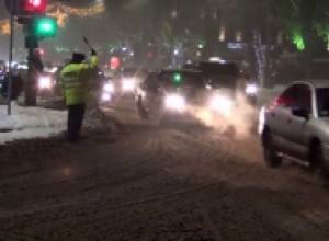 В праздничные дни автомобили перенесены на особую территорию