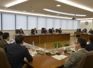 С. Саргсян провел совещание с руководством ЦБ