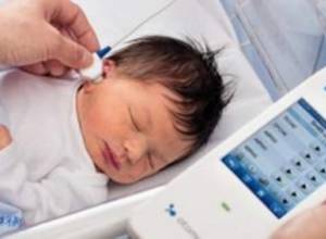 Несколько капель крови, взятые с пятки, становятся судьбоносными для ребенка