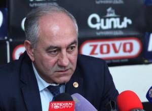 «Люди, придерживающиеся различных идеологий, вдруг оказываются в одном блоке»