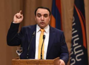 А. Багдасарян напоминает мужчинам о женщинах, находящихся в Турции