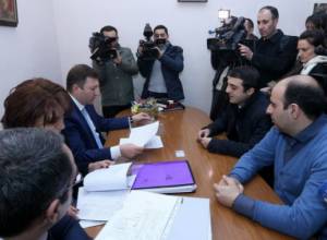 Первой в ЦИК пришла АРФ